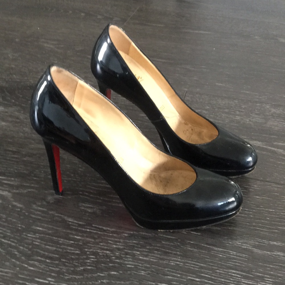 CHRISTIAN LOUBOUTIN HEELS- great for work!